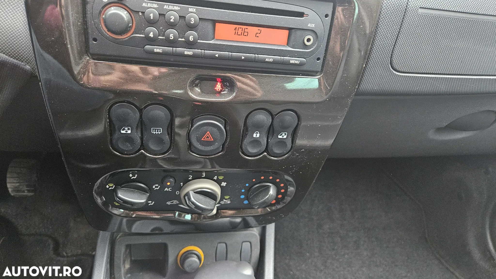 Dacia Duster 1.6 4x2 Prestige - 8