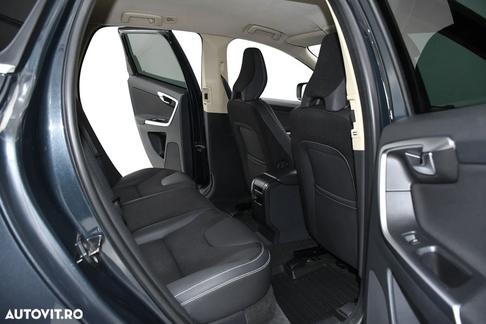 Volvo XC 60 D3 AWD Ocean Race - 15