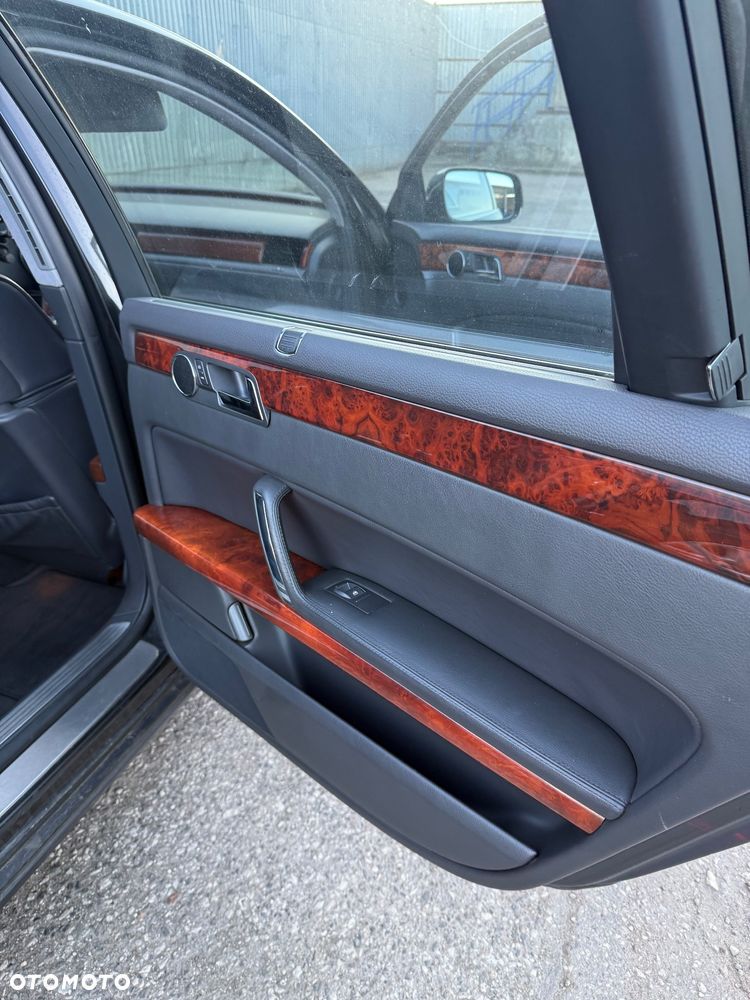 Volkswagen Phaeton 4.2 V8 4Mot (5 os.) - 32