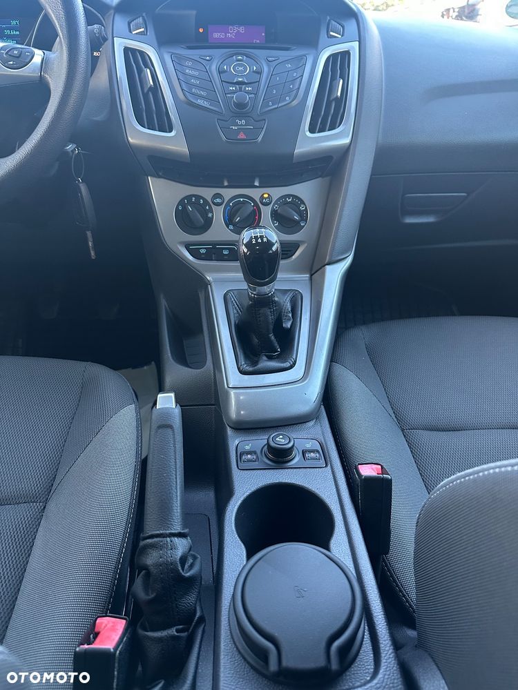 Ford Focus 1.6 Trend Sport - 28