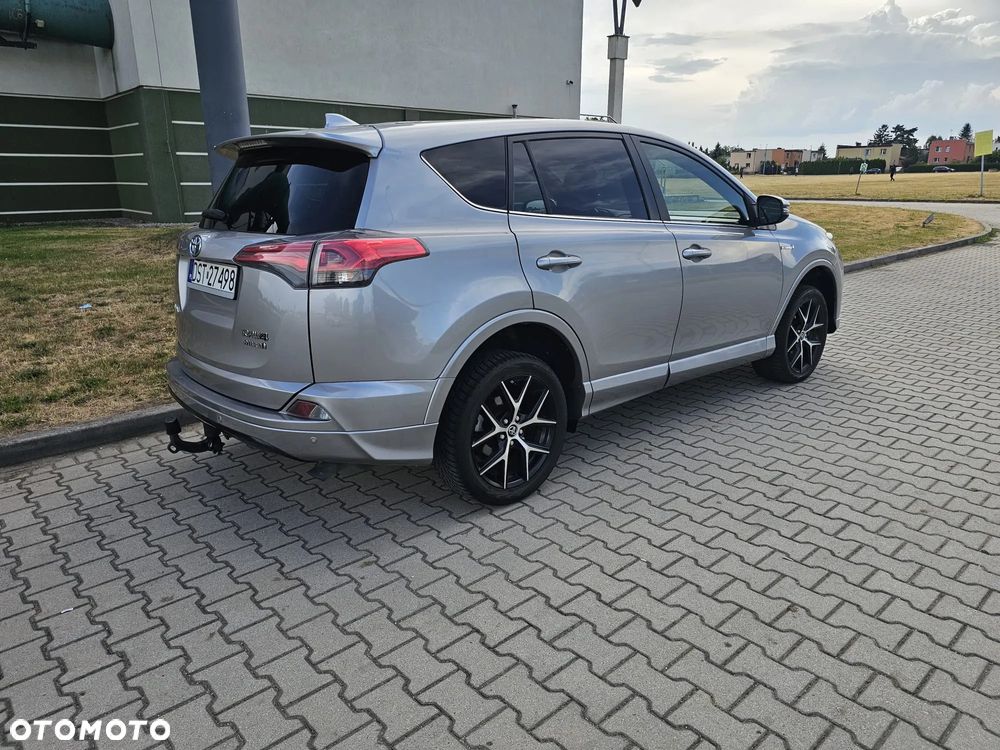 Toyota RAV4 - 8