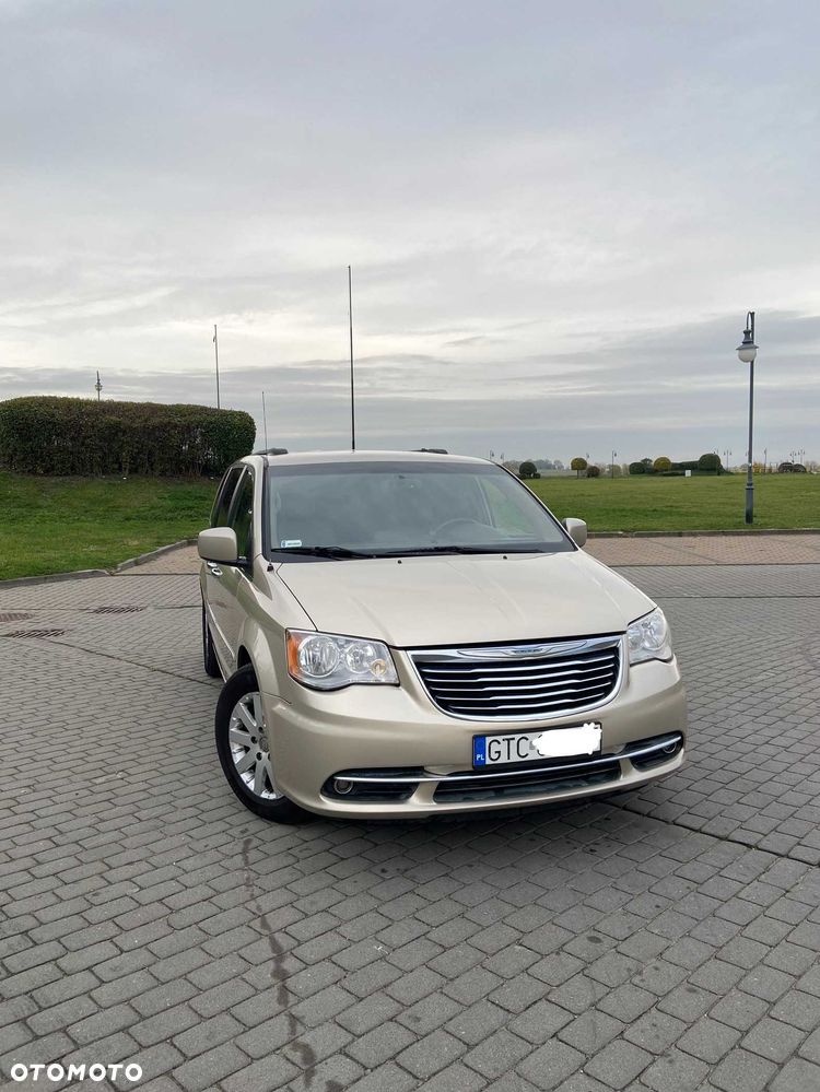 Chrysler Town & Country - 9