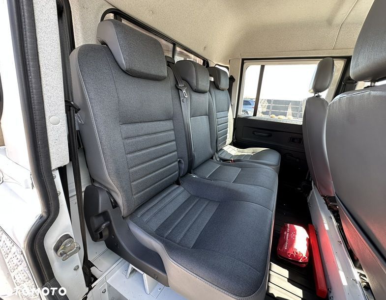 Land Rover Defender 2.2 TD4 E - 29