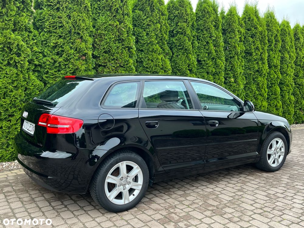 Audi A3 Sportback 1.6 Ambiente - 12