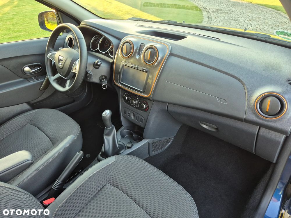 Dacia Sandero TCe 90 Celebration - 23