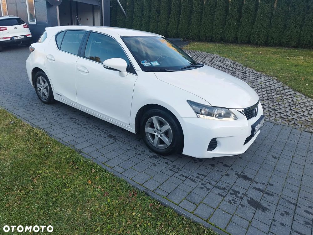 Lexus CT - 4