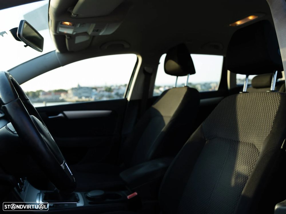VW Passat Variant 1.6 TDI BlueMotion - 21