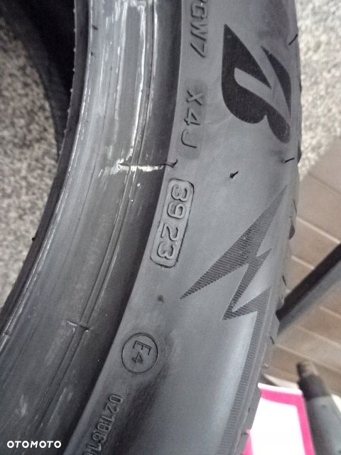 285/45/R21 113W BRIDGESTONE BLIZZAK LM005 - 6