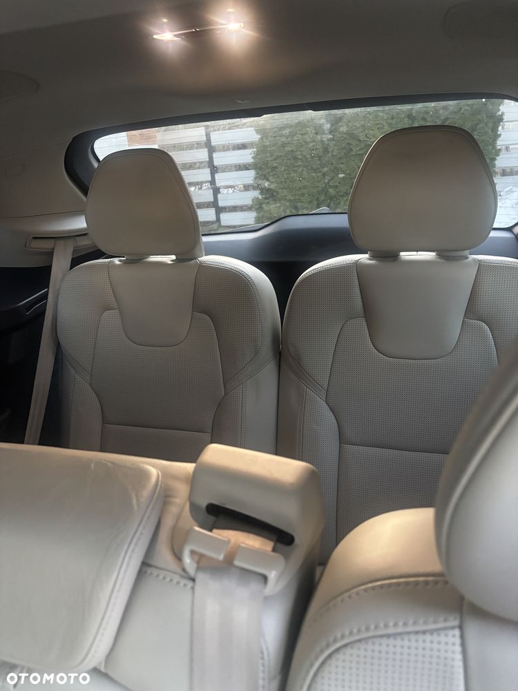 Volvo XC 90 - 8