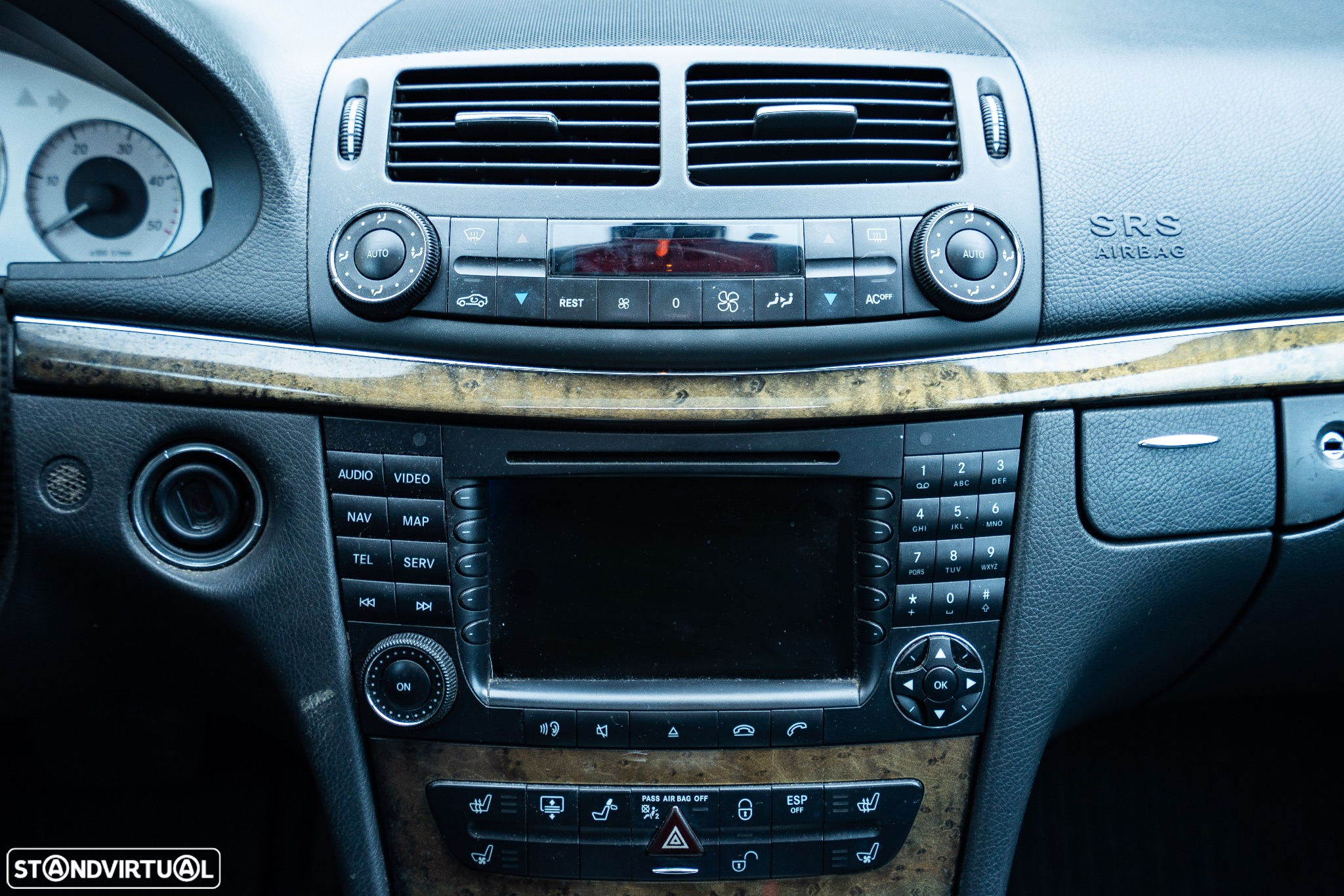 Mercedes-Benz E 270 - 24