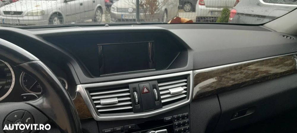 Mercedes-Benz E 2012 photo 5