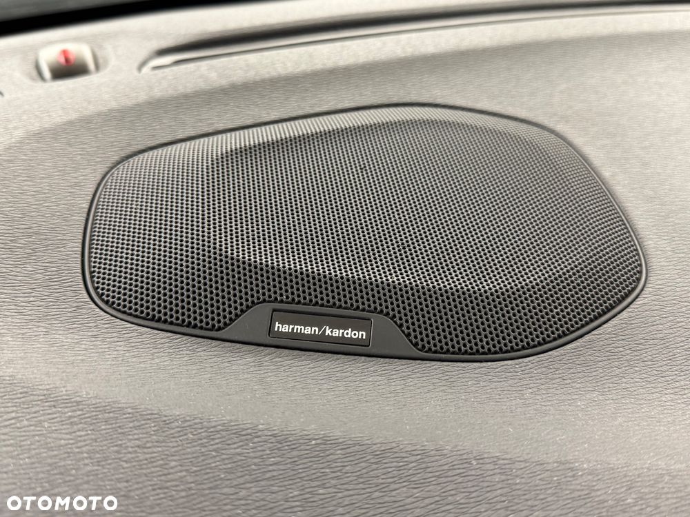 Volvo V40 Cross Country T3 Drive-E Dynamic Edition - 28