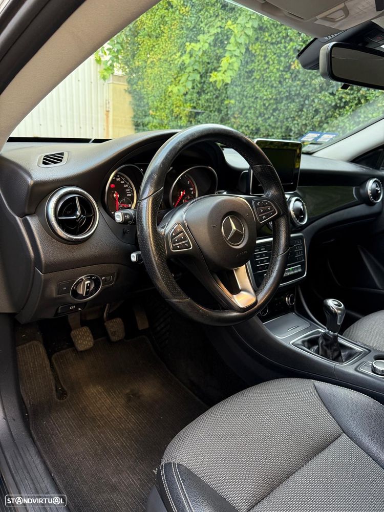 Mercedes-Benz CLA 180 Shooting Brake d Urban - 8