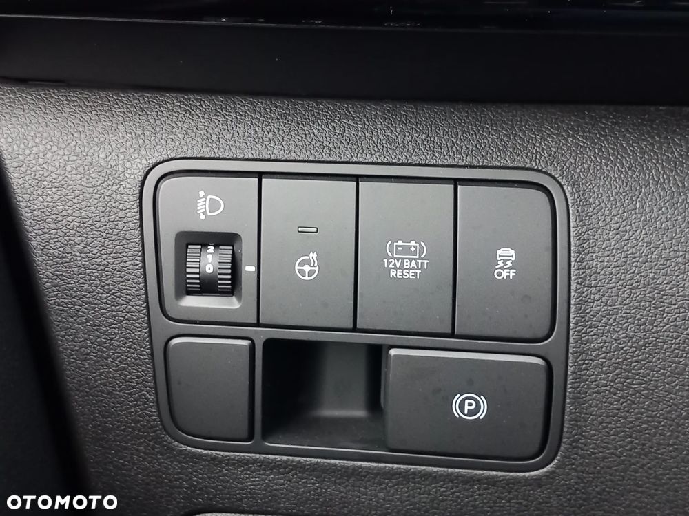 Hyundai Staria 1.6 T-GDI HEV Smart VIP - 23