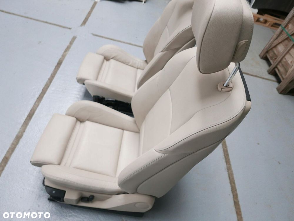 bmw f10 fotele wnętrze oyster lccx monitor dvd - 9