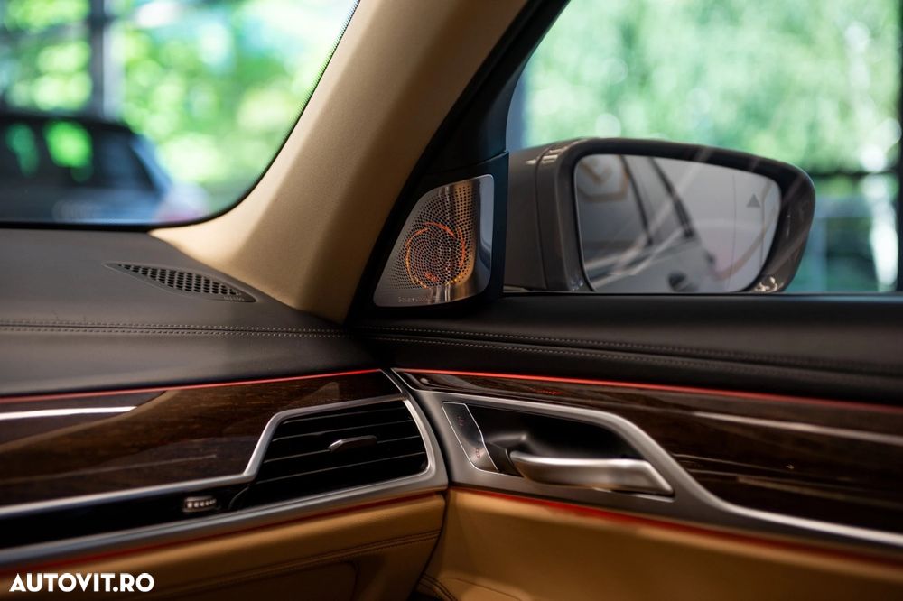 BMW Seria 7 750d xDrive - 32