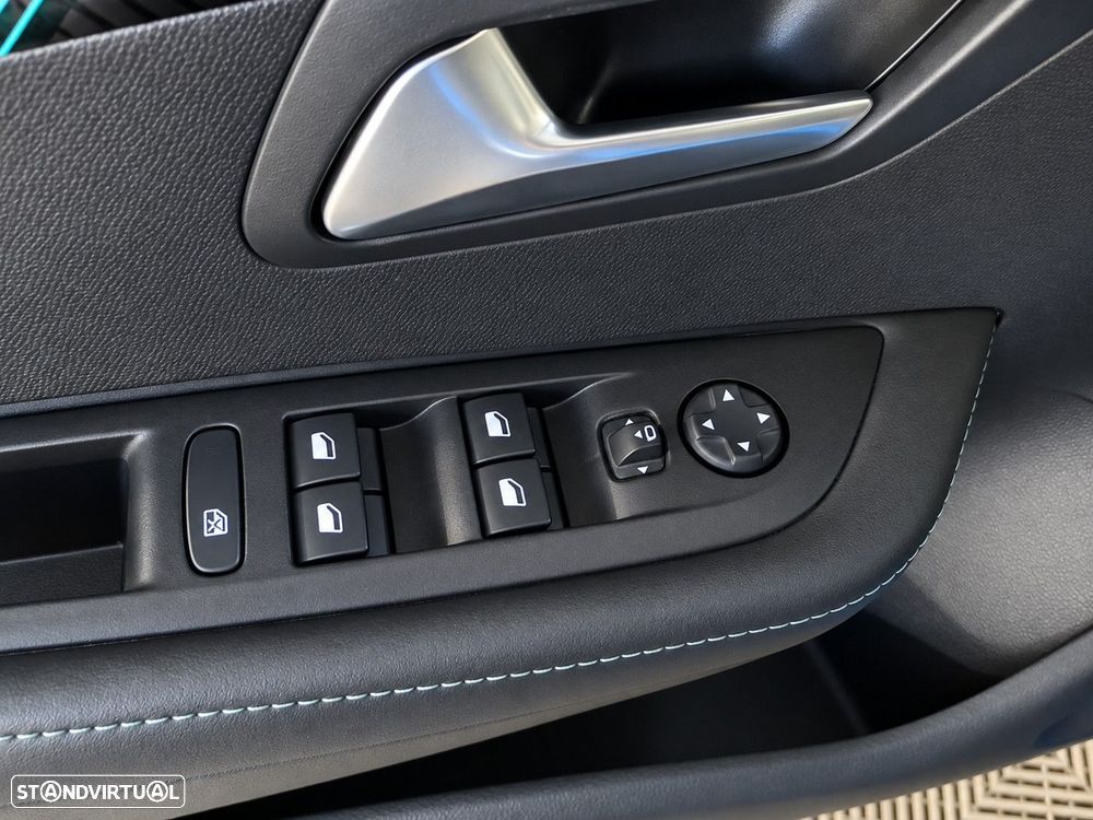 Peugeot 208 1.2 PureTech Allure Pack EAT8 - 8