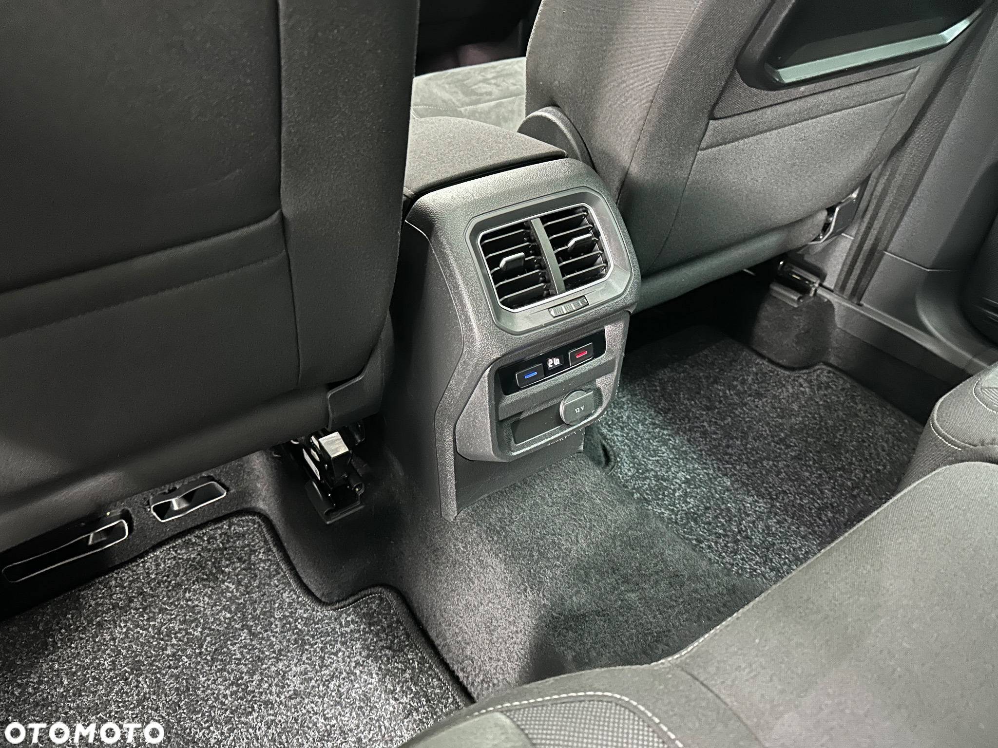 Volkswagen Tiguan - 26