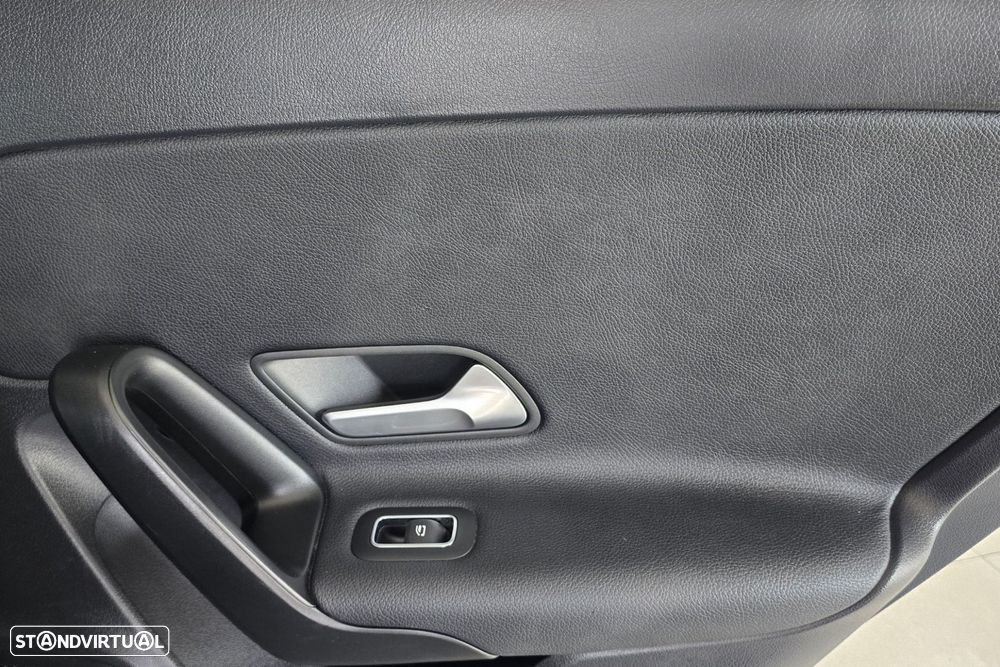 Mercedes-Benz A 180 d Style Plus - 21