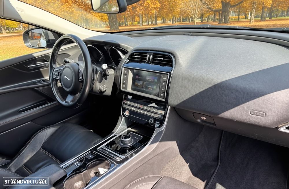 Jaguar XE 2.0 D Prestige Aut. - 16