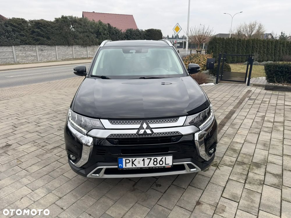 Mitsubishi Outlander 2.0 Instyle Navi 4WD CVT - 3