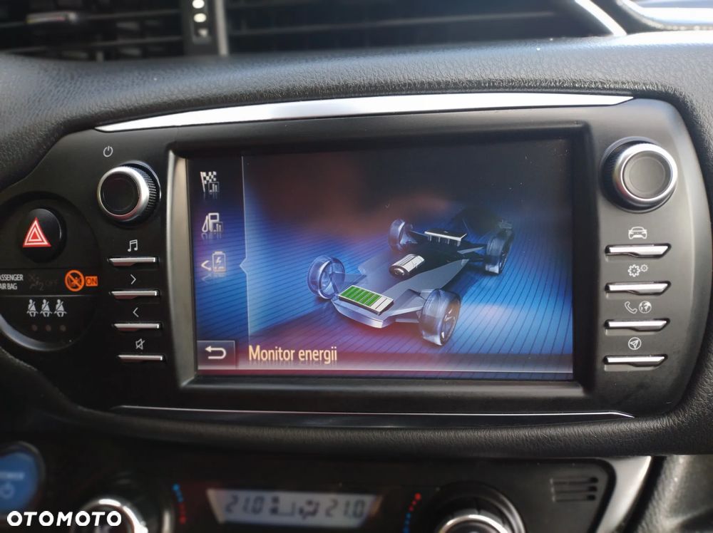 Toyota Yaris Hybrid 100 20th Anniversary - 7