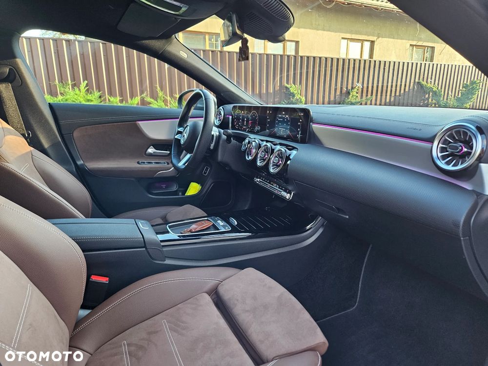 Mercedes-Benz CLA 180 AMG Line 7G-DCT - 13