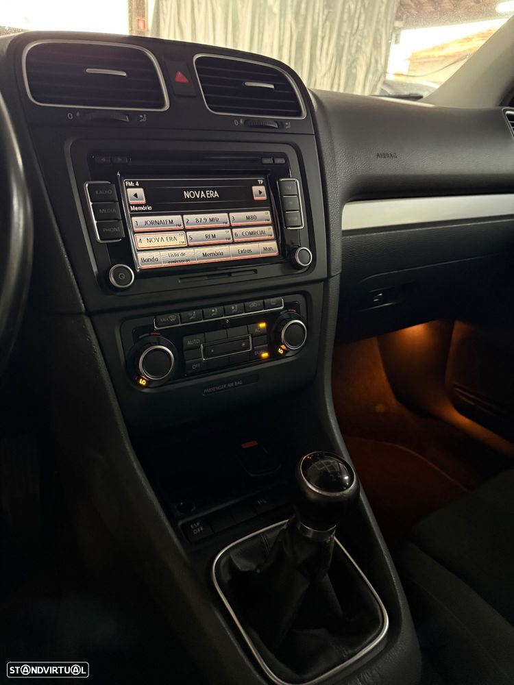 VW Golf 1.6 TDi Highline - 15