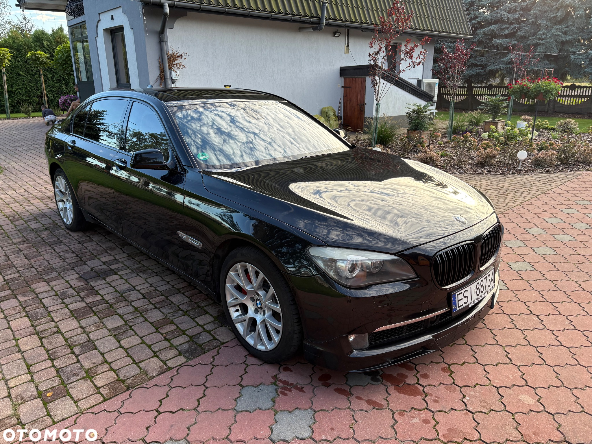 BMW Seria 7 750i L xDrive - 8