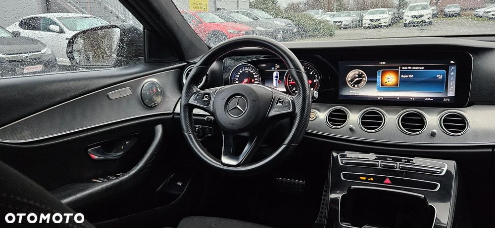 Mercedes-Benz Klasa E 200 d T 9G-TRONIC - 20