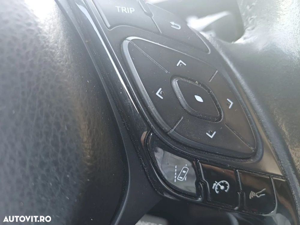 Toyota C-HR 1.8 HSD 122 CP 4x2 CVT Core - 16