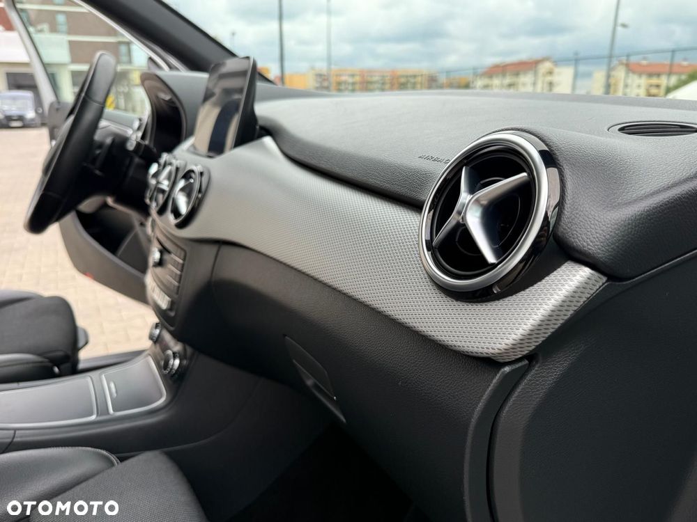 Mercedes-Benz Klasa B 180 (CDI) d 7G-DCT AMG Line - 19