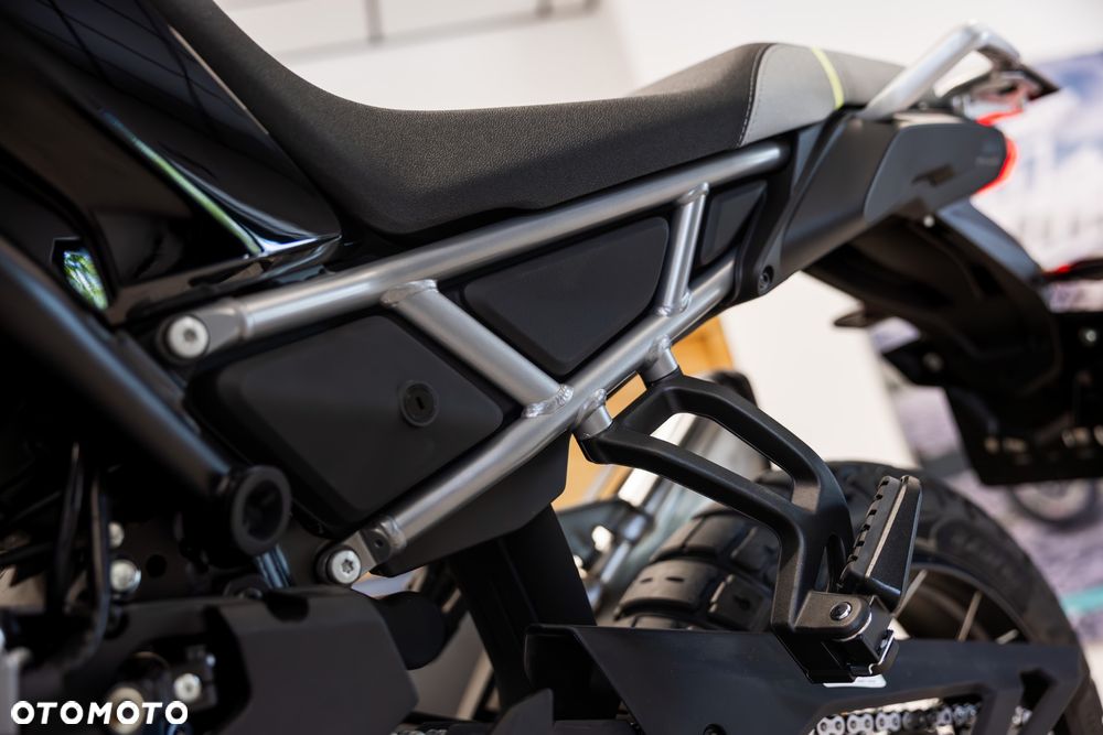 CFMoto MT - 17
