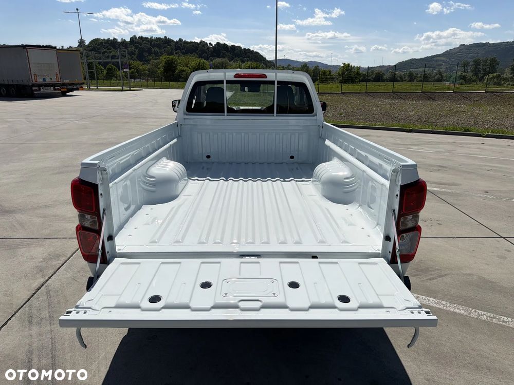 Isuzu D-Max 2.2 SC L 4WD - 18