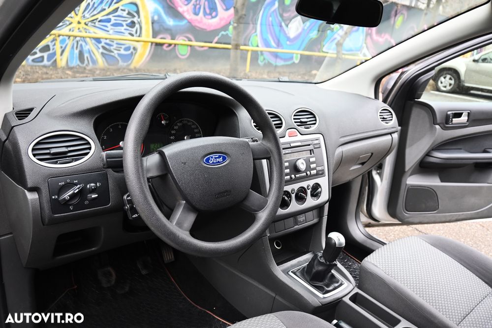 Ford Focus 1.6i 16V Ghia - 5