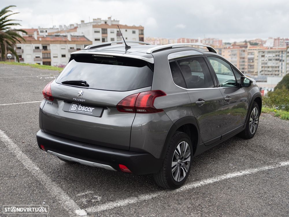 Peugeot 2008 1.2 PureTech Allure EAT6 - 5