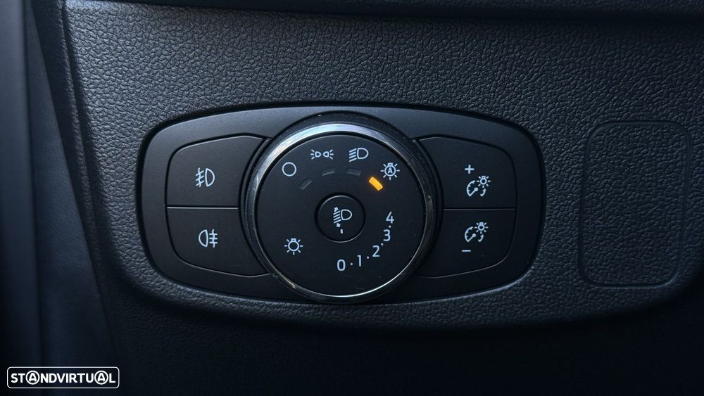 Ford Focus 1.0 EcoBoost MHEV ST-Line - 26