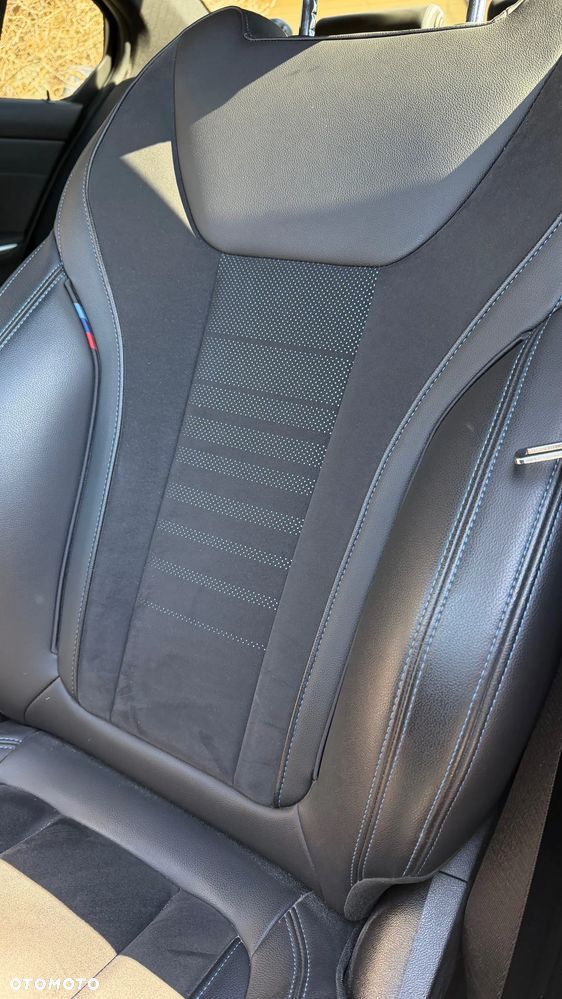 BMW Seria 3 320i xDrive M Sport - 12