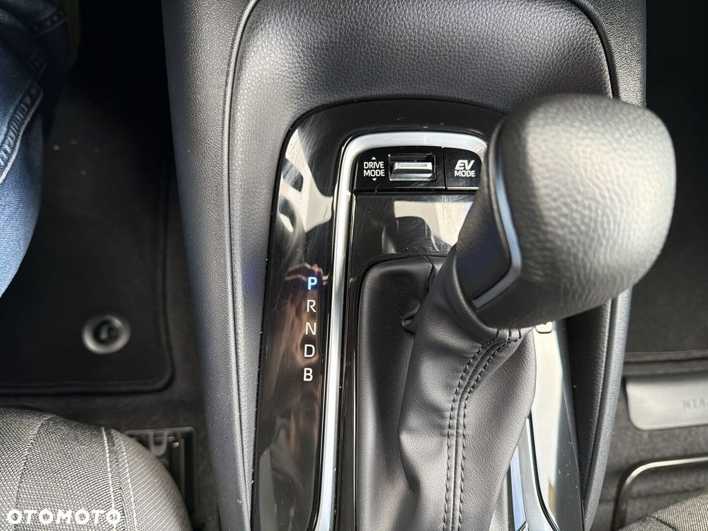 Toyota Corolla 1.8 Hybrid Comfort - 19