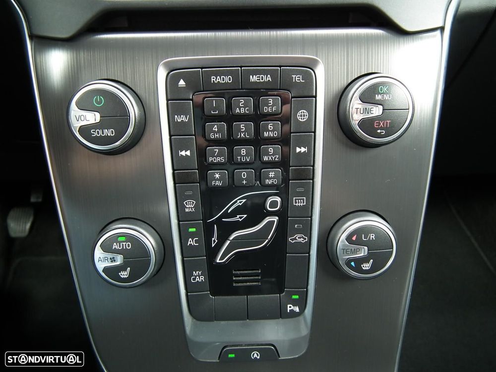 Volvo V40 1.6 D2 Momentum - 32