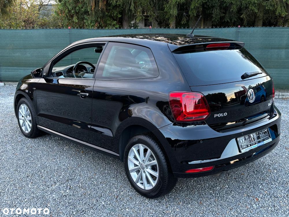 Volkswagen Polo 1.4 TDI Blue Motion Technology Lounge - 14