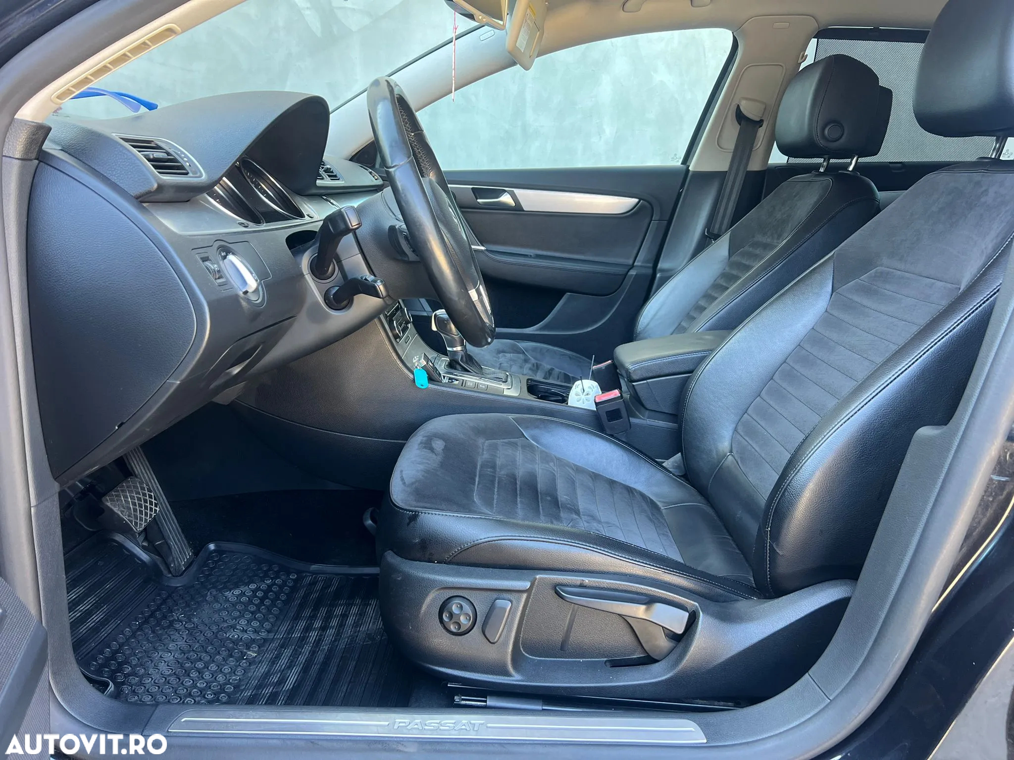 Volkswagen Passat Variant 2.0 TDI DPF DSG Highline - 9