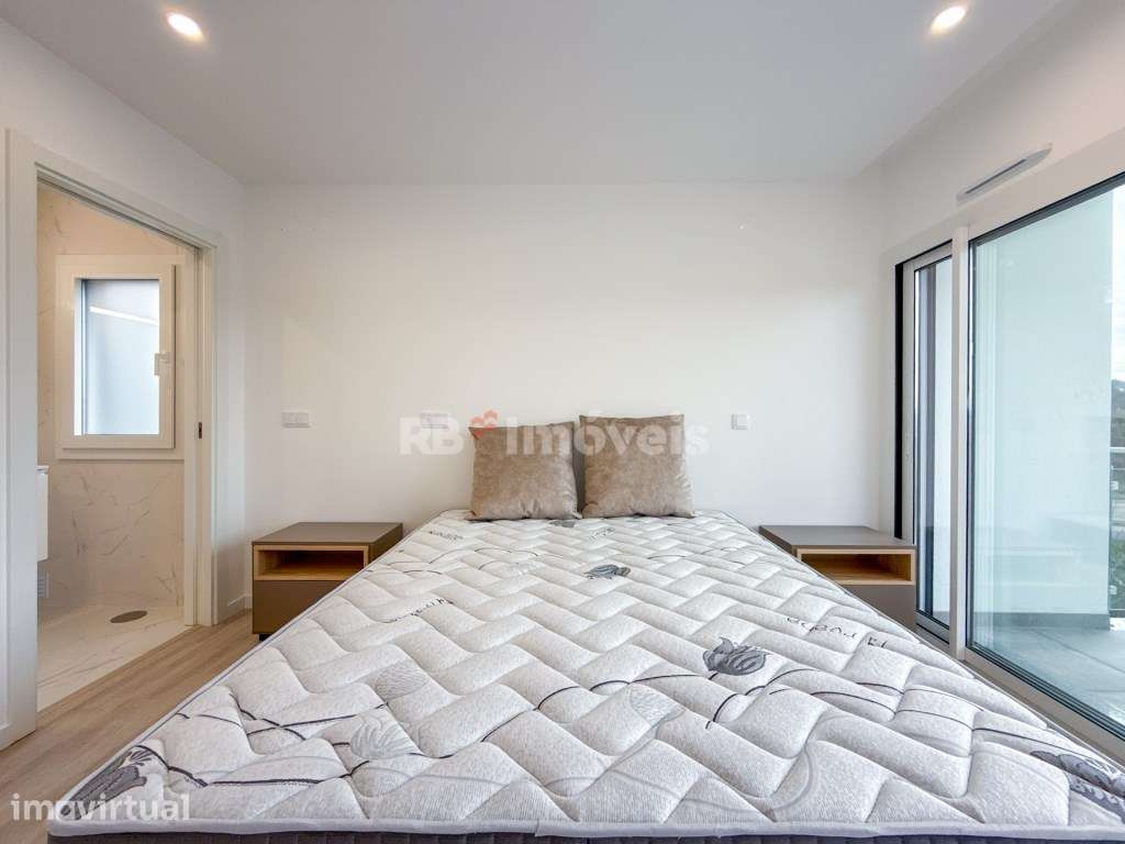 Apartamento T2 Novo c/ Elevador, Garagem e Varanda - Constância - Grande imagem: 2/48