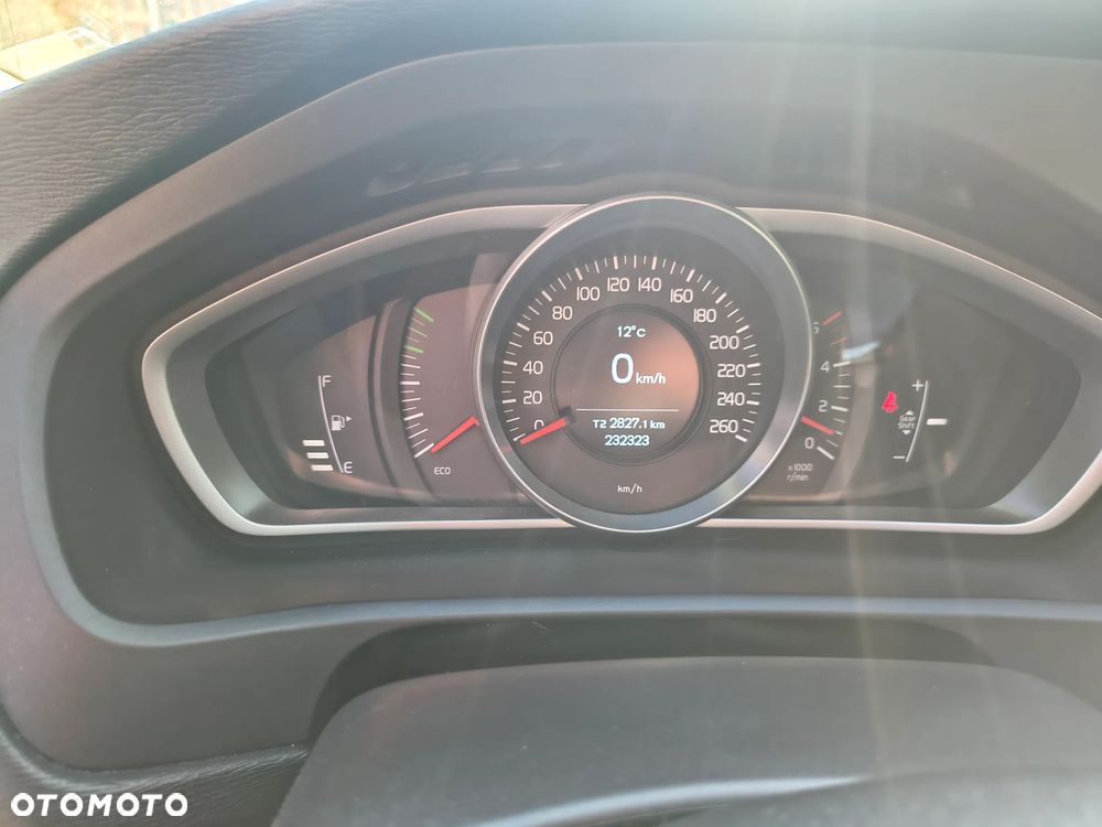 Volvo V40 D3 Drive-E Momentum - 10