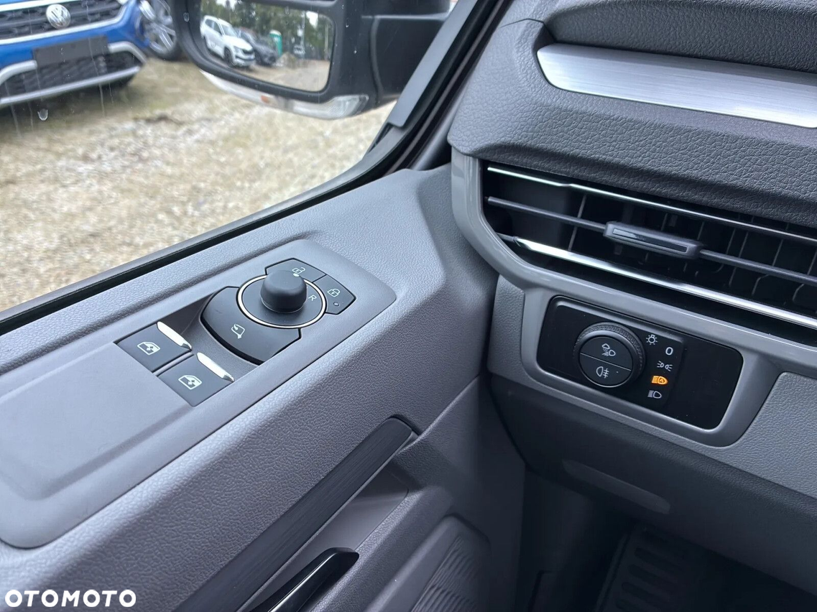 Volkswagen Caravelle - 29