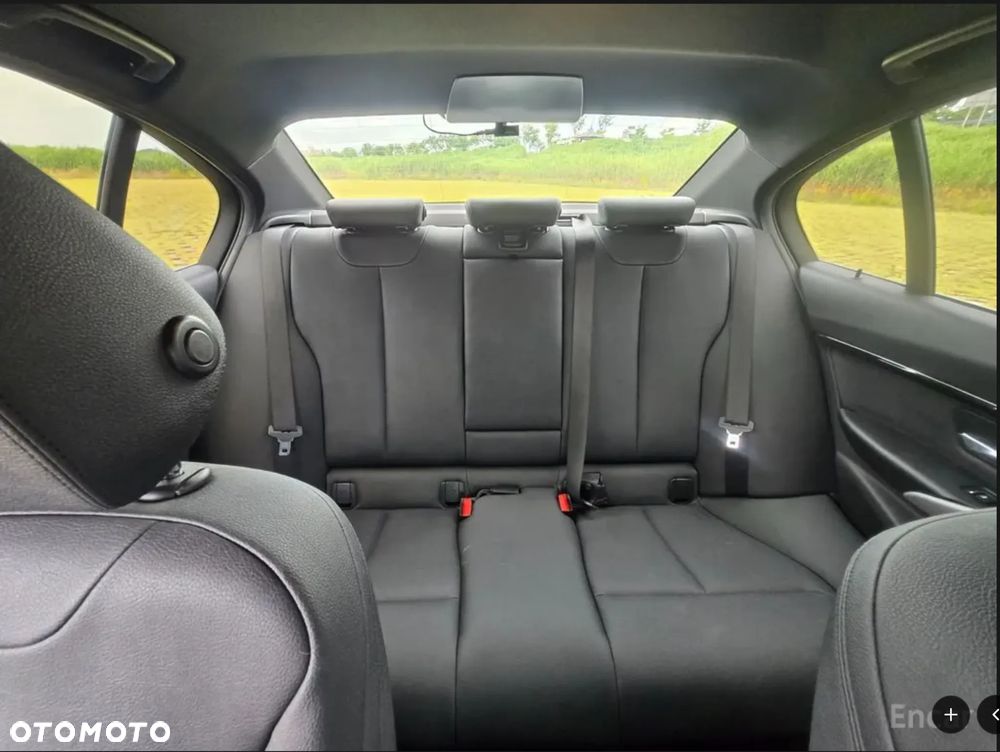 BMW Seria 3 320d Edition M Sport Shadow - 16