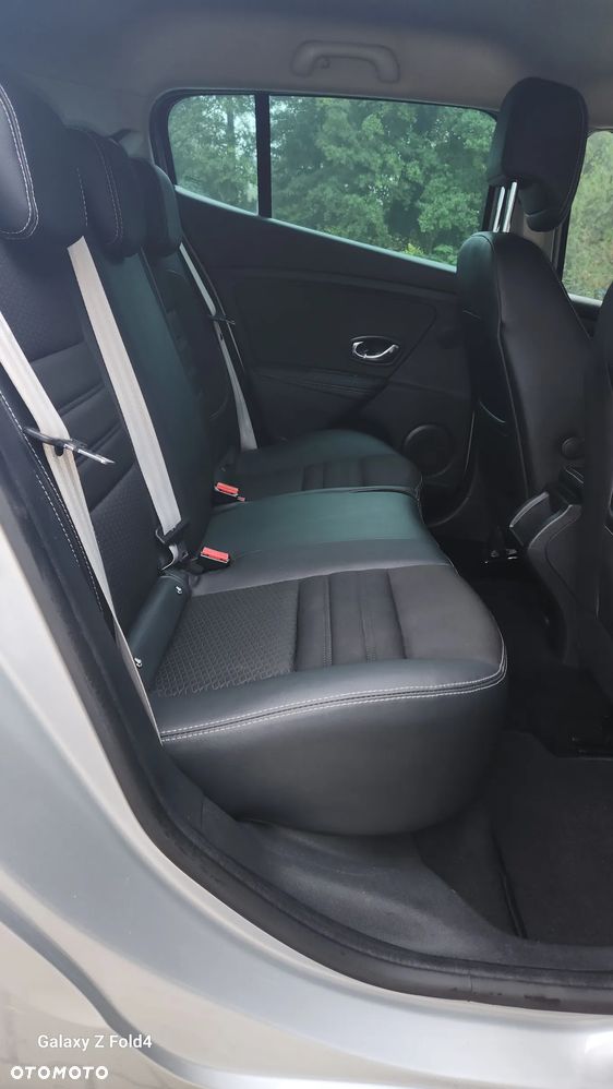 Renault Megane ENERGY TCe 130 BOSE EDITION - 32