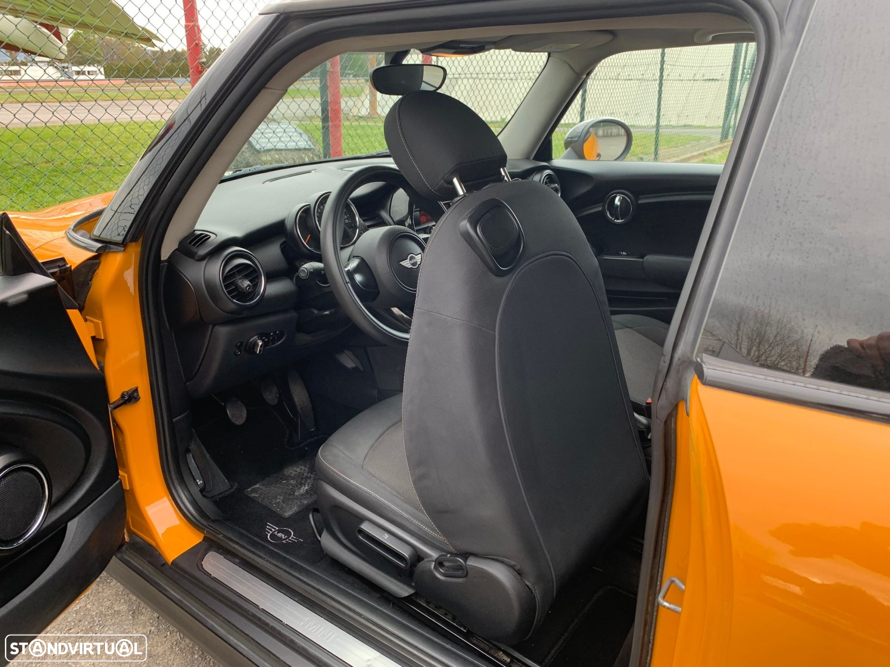 MINI 3 Portas Cooper D - 37