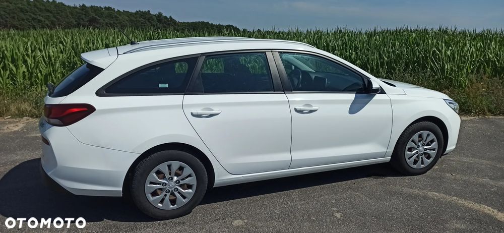 Hyundai i30 1.6 D Classic + - 6