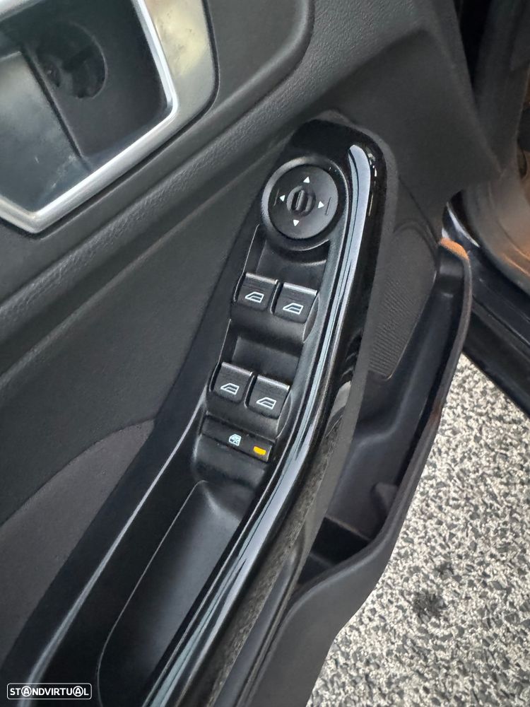Ford Fiesta 1.5 TDCi Titanium - 11